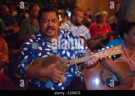 Atiu Island. Cook Island. Polynesien. Süd-Pazifik. Atiu Villas organisieren regelmäßig Insel Nächte wenn es genug Stockfoto