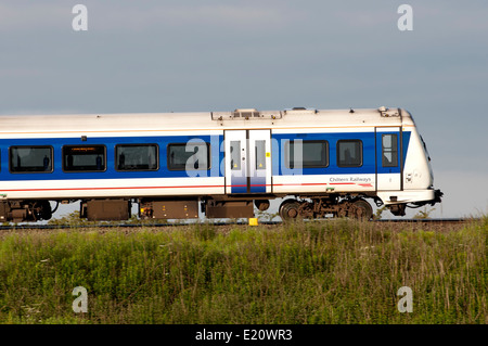 Chiltern Railways Zug mit Geschwindigkeit, Warwickshire, UK Stockfoto