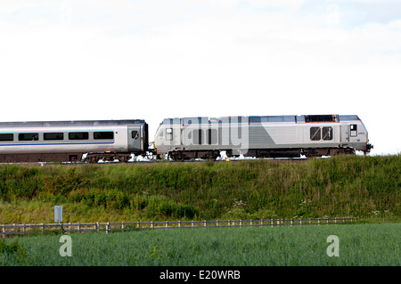 Klasse 67 Diesel Lokomotive Nr. 67010 schiebenden Chiltern Railways Mainline Zug, Warwickshire, UK Stockfoto