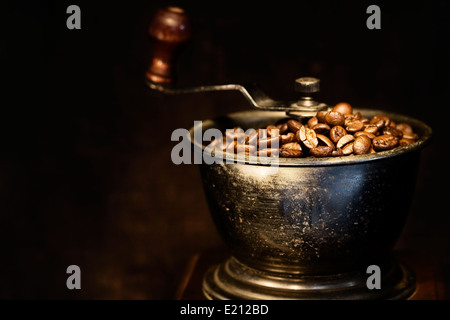 Nahaufnahme von einem altmodischen Kaffeemühle Stockfoto