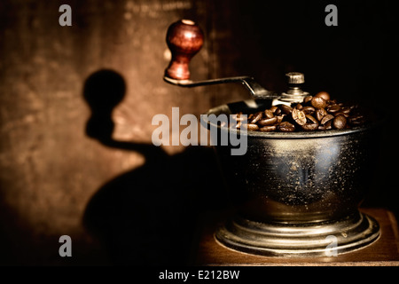 Nahaufnahme von einem altmodischen Kaffeemühle Stockfoto