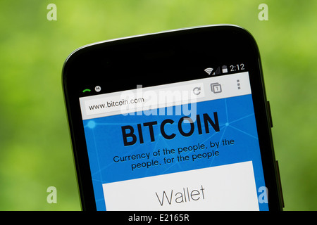 Bitcoin Website angezeigt auf dem Bildschirm eines Motorola Moto G Handy, Mobiltelefon. Stockfoto