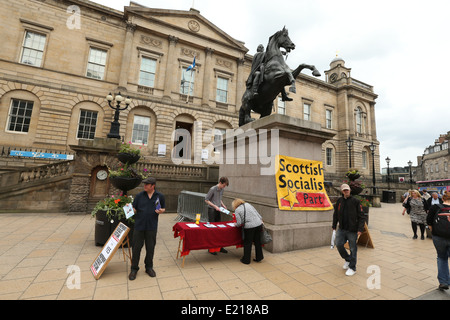 Bild aus einer Scottish Socialist Party-Kampagne für ein ja an der Princes Street in Edinburgh, Schottland Stockfoto