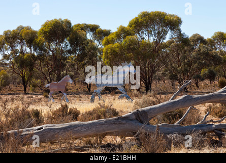 Zinn Pferde auf dem Zinn Pferd Highway in Westaustralien Stockfoto