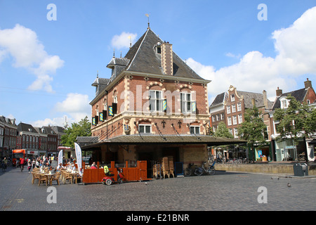 Ende des 16. Jahrhunderts Waag Gebäude (wiegen Haus, mit einem Gewicht von) am Waagplein in Leeuwarden, Niederlande, ein Wahrzeichen Stockfoto