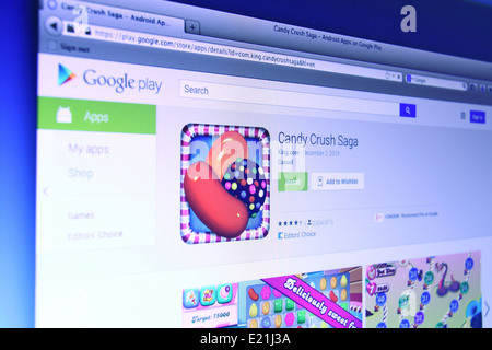 Foto von Google Play Webseite auf einem Bildschirm. Google Play ist im offiziellen AppStore für Android-Smartphones und tablets Stockfoto