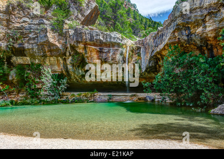 Los Charcos Fluss und Wasserfall in HDR in der Nähe von Ontinyent Valencia Provinz, Spanien Stockfoto