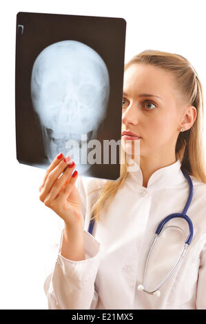 Arzt, Blick auf x-ray Stockfoto