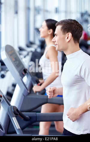 Menschen in Fitness-club Stockfoto