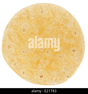 Orange Tomaten Tortilla, von oben isoliert auf weiss Stockfoto