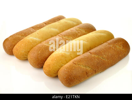 weißer und dunkler Laib Brot Stockfoto