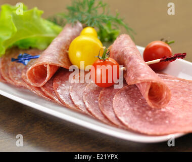 In Scheiben geschnittene Salami Stockfoto