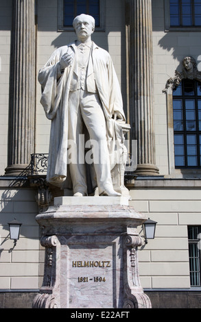 Statue Helmholz Innenhof der Humboldt-Universität Stockfoto