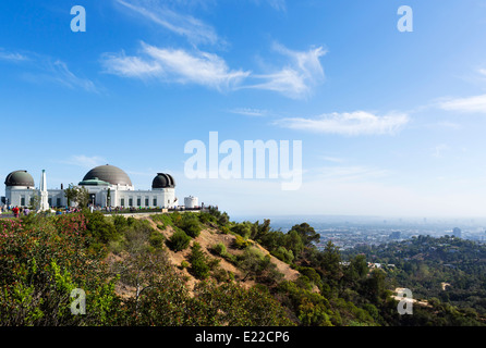 Das Griffith Observatorium auf dem Mount Hollywood mit Blick auf die Stadt von LA, Griffith Park, Los Angeles, Kalifornien, USA Stockfoto