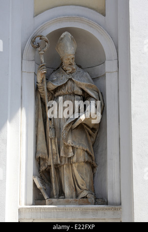 Saint-Blaise, Marmorstatue. St.-Lucia-Kirche. Parma. Emilia-Romagna. Italien Stockfoto