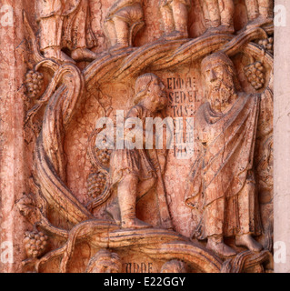 Christus Durchführung Werke der Barmherzigkeit Erleichterung über das Baptisterium von Benedetto Antelami, Parma, Emilia Romagna, Italien Stockfoto