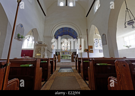 Inneren der Kirche ein mittelalterliches Dorf im Vereinigten Königreich. St. Peter, Boxted, Essex, UK Stockfoto