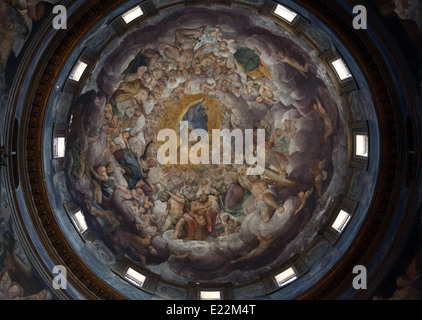 Fresken in der Kuppel über dem Altar in der Basilika Santa Maria della Steccata, Parma, Italien Stockfoto