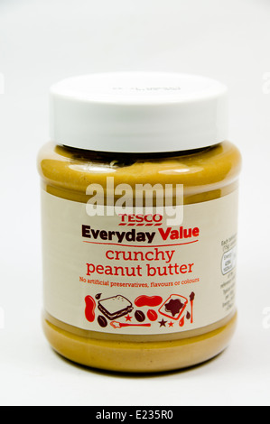 Glas crunchy Erdnussbutter. Stockfoto