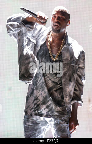 Manchester, Tennessee, USA. 13. Juni 2014. Rapper KANYE WEST tritt bei den 2014 Bonnaroo Music and Arts Festival in Manchester, Tennessee © Daniel DeSlover/ZUMAPRESS.com/Alamy Live-Nachrichten Stockfoto