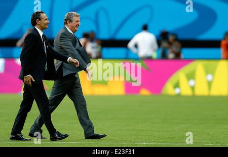 Manaus, Brasilien. 14. Juni 2014. Englands Trainer Roy Hodgson (R) und Italys Trainer Cesare Prandelli zu Fuß in die Arena Amazonia während einer Gruppe D match zwischen England und Italien der FIFA WM 2014 in Manaus, Brasilien, 14. Juni 2014. Bildnachweis: Aktion Plus Sport/Alamy Live-Nachrichten Stockfoto