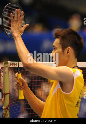 Tokio, Japan. 15. Juni 2014. Lee Chong Wei von Malaysia begrüßt Zuschauer nach der Herren Einzel Finale gegen Hu Yun aus China Hongkong bei Yonex Open Japan in Tokio, Japan, 15. Juni 2014 Match. Lee gewann mit 2: 0 und holte sich den Titel. © Stringer/Xinhua/Alamy Live-Nachrichten Stockfoto