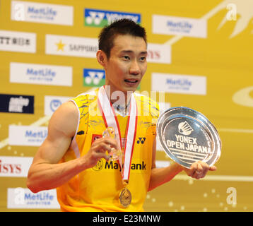 Tokio, Japan. 15. Juni 2014. Lee Chong Wei von Malaysia stellt während der Preisverleihung nach der Herren Einzel Finale gegen Hu Yun aus China Hongkong bei Yonex Open Japan in Tokio, Japan, 15. Juni 2014 Match. Lee gewann mit 2: 0 und holte sich den Titel. © Stringer/Xinhua/Alamy Live-Nachrichten Stockfoto