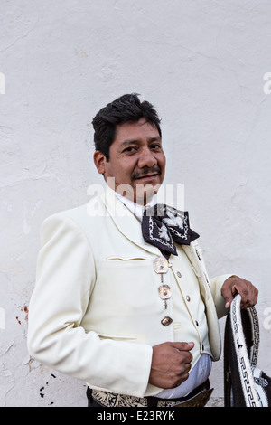 Portrait eines mexikanischen Mariachi, gekleidet in traditionellen Charro Kostüm 5. November 2013 in Oaxaca, Mexiko. Stockfoto