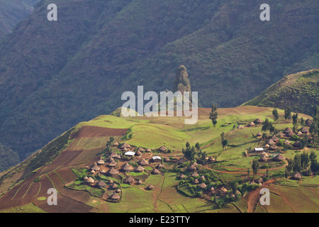 Bauerndorf in Simien Mountains Nationalpark Äthiopien Afrika. Stockfoto