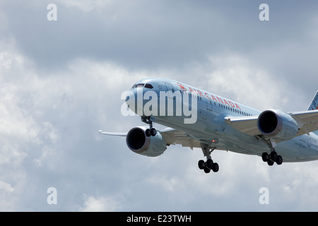 Air Canada Airbus 320 Landung am Flughafen Pearson Stockfoto