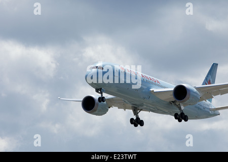 Air Canada Airbus 320 Landung am Flughafen Pearson Stockfoto