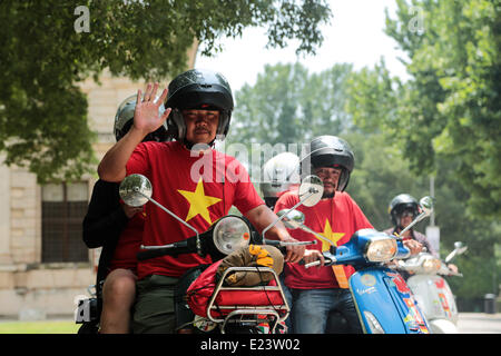 Mantova, Italien. 14. Juni 2014. 2014 Vespa World Days in Mantua, Italien. Eine internationale Veranstaltung mit der Anwesenheit von mehr 130 Vespa Club und 31 Ländern. Bildnachweis: Simone Bergamaschi/NurPhoto/ZUMAPRESS.com/Alamy Live-Nachrichten Stockfoto