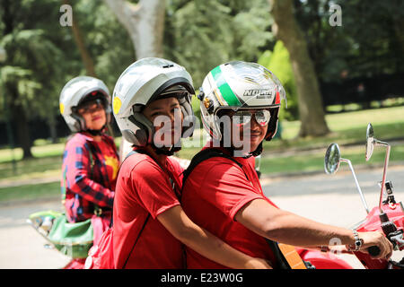 Mantova, Italien. 14. Juni 2014. 2014 Vespa World Days in Mantua, Italien. Eine internationale Veranstaltung mit der Anwesenheit von mehr 130 Vespa Club und 31 Ländern. Bildnachweis: Simone Bergamaschi/NurPhoto/ZUMAPRESS.com/Alamy Live-Nachrichten Stockfoto