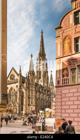 Blick auf die St. Stephen´s Kirche am Place De La Réunion, Mulhouse, Elsass, Frankreich Stockfoto