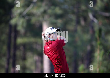 Pinehurst, North Carolina, USA. 14. Juni 2014. Adam Scott (AUS) Golf: Adam Scott von Australien in Aktion auf dem 17. Loch in der dritten Runde der 114. U.S. Open Championship in Pinehurst Resort Country Club Nr. 2 Platz in Pinehurst, North Carolina, USA. © Koji Aoki/AFLO SPORT/Alamy Live-Nachrichten Stockfoto