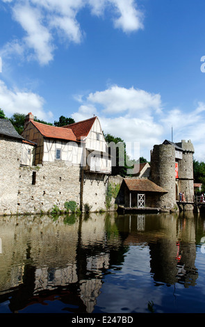 Ein Replikat malerisches mittelalterliches Dorf (La Cité Médiéval) in Puy du Fou in Vendee, Frankreich Stockfoto