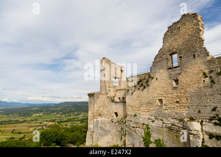 Ruine der Burg des Marquis de Sade in Lacoste, Provence, Frankreich Stockfoto