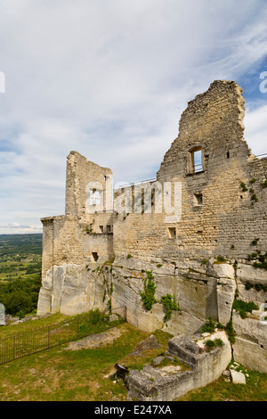 Ruine der Burg des Marquis de Sade in Lacoste, Provence, Frankreich Stockfoto