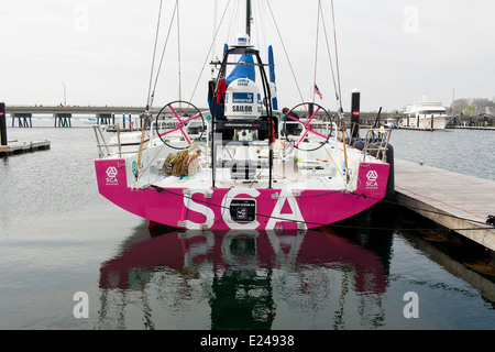 SCA Racing, entwickelt eine Farr Volvo 65 racing Segelboot entworfen, um auf der ganzen Welt auf der Anklagebank in Newport Werft Rennen Stockfoto