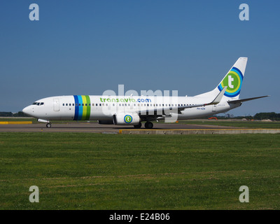 PH-HZN Transavia Boeing 737-8K2(WL) Rollen auf dem Flughafen Schiphol (AMS - EHAM), die Niederlande, Mai 18. 2014, Bild 2 Stockfoto