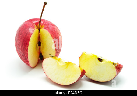 Reifer roter Apfel, isoliert auf weißem Hintergrund Stockfoto