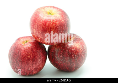 Frische rote Apfel, isoliert auf weißem Hintergrund Stockfoto