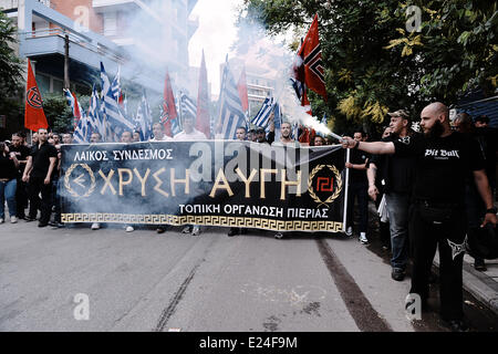 Thessaloniki, Griechenland. 16. Juni 2014. Golden Dawn rechtsextreme Partei Anhänger während einer Protestaktion März in Thessaloniki, 16. Juni, Griechenland 2014 Credit: Giannis Papanikos/Alamy Live News Stockfoto