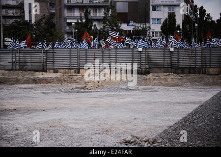 Thessaloniki, Griechenland. 16. Juni 2014. Golden Dawn rechtsextreme Partei Anhänger statt eine regierungsfeindliche Demonstration in Thessaloniki, 16. Juni, Griechenland 2014 Credit: Giannis Papanikos/Alamy Live News Stockfoto