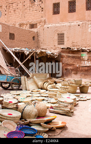 Traditionelle Hand gewebt Körbe in Rissani Souk in der Nähe von Erfoud in Marokko. Stockfoto