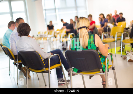 Round-Table-Gespräch auf der Business Convention. Stockfoto