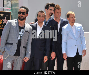 Die Backstreet Boys sind mit auf der Hollywood Walk of Fame mit einem Stern geehrt: AJ McLean, Brian Littrell, Howie Dorough, Kevin Richardson, Nick Carter, The Backstreet Boys wo: Los Angeles, California, Vereinigte Staaten von Amerika bei: 22. April 2013 Stockfoto