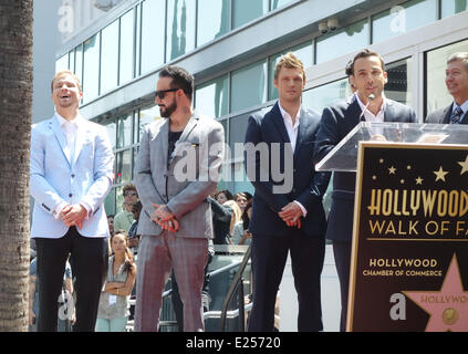 Die Backstreet Boys sind mit auf der Hollywood Walk of Fame mit einem Stern geehrt: AJ McLean, Brian Littrell, Howie Dorough, Nick Carter, The Backstreet Boys wo: Los Angeles, California, Vereinigte Staaten von Amerika bei: 22. April 2013 Stockfoto