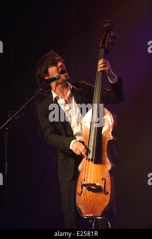 Sänger der französischen Bossa Nova / lounge Band Nouvelle Vague, Nadeah hielt ein Konzert Zagreb mit Kultur Fabrik: Nadeah wo: Zagreb, Kroatien bei: 26. April 2013 Stockfoto