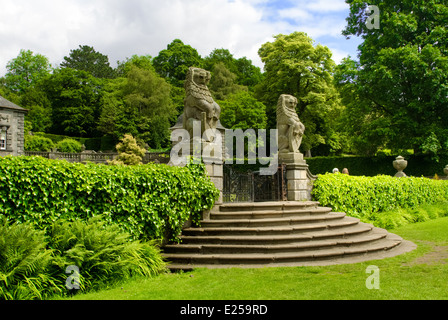 Hinteren Tor zu den formalen Gärten der Pollok House in Pollok Immobilien, Glasgow Stockfoto